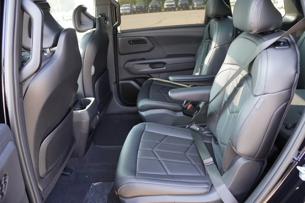 New 2027 Ebony Black Kia X-PRO SX image 11