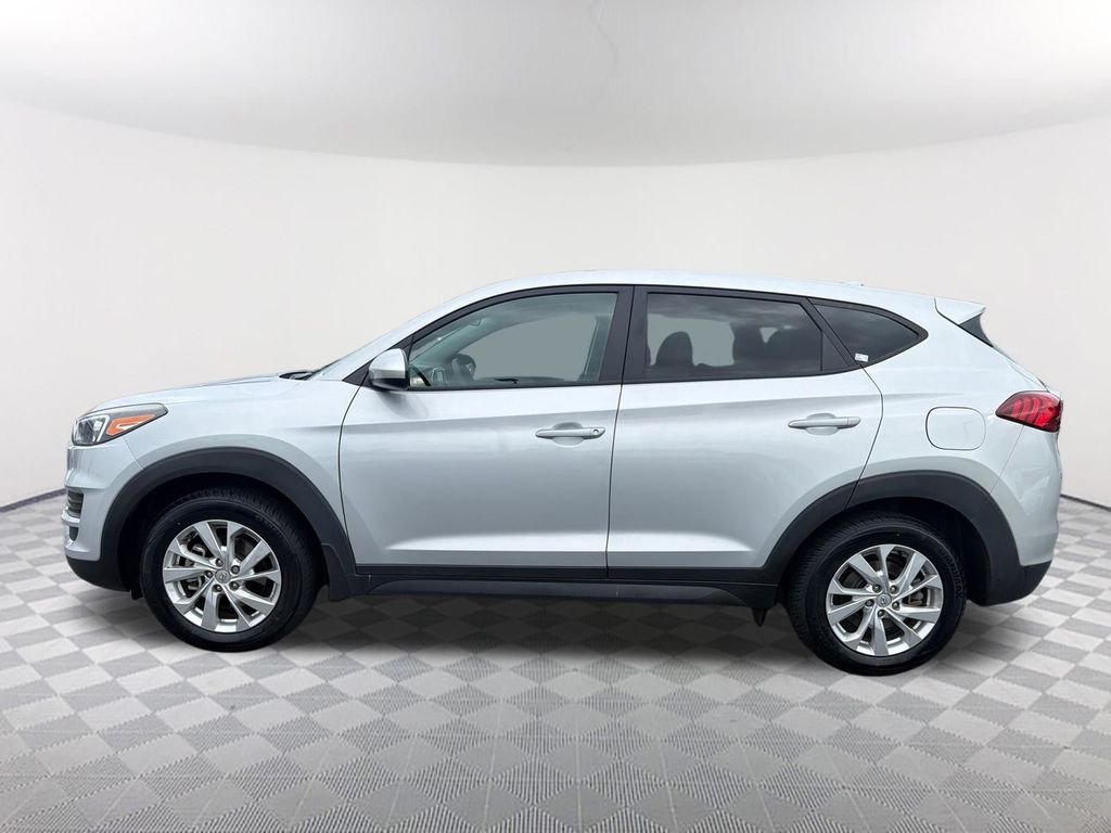 Used 2019 Silver Hyundai SE image 8