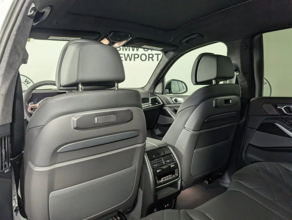New 2027 White BMW xDrive40i image 14