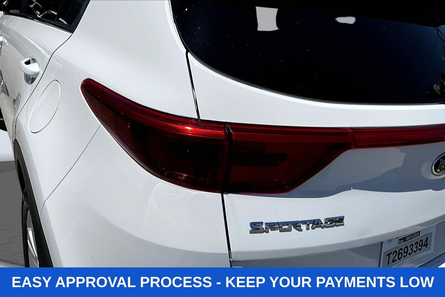 Used 2018 White Kia LX image 27