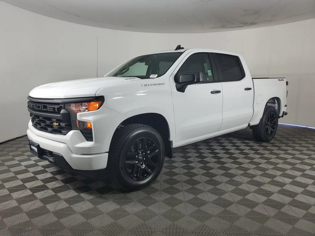 New 2026 Summit White Chevrolet Custom image 8