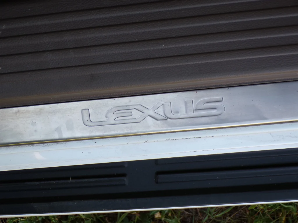 Used 2016 Starfire Pearl Lexus Base image 28