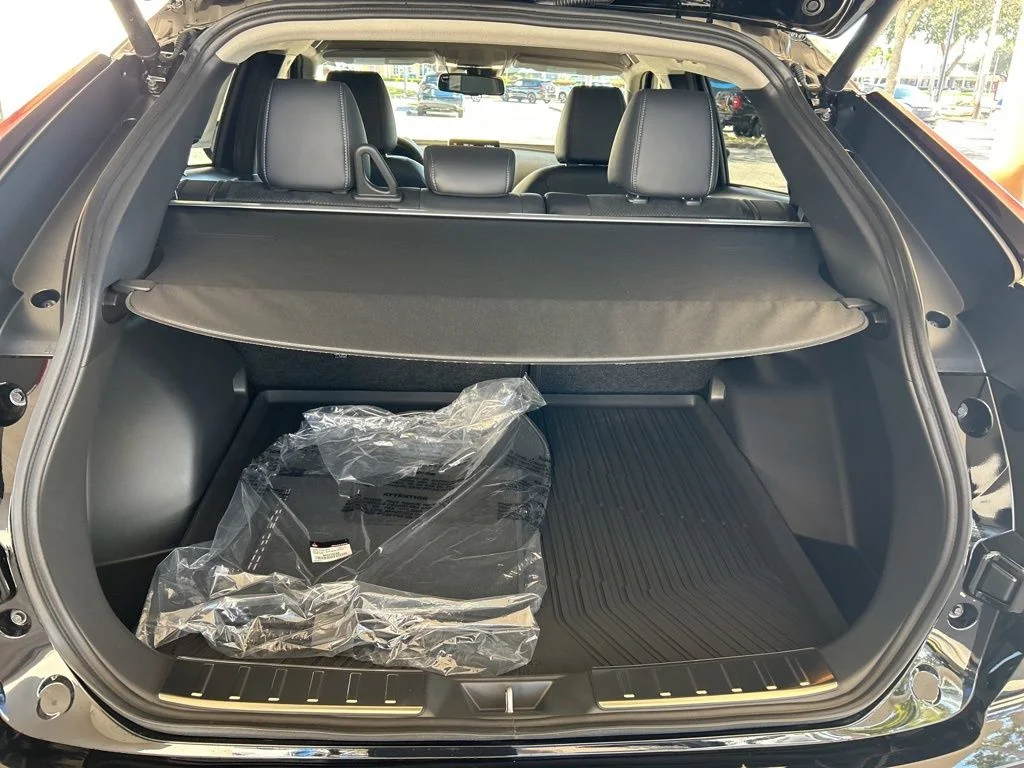 New 2026 Black Mitsubishi SE image 30