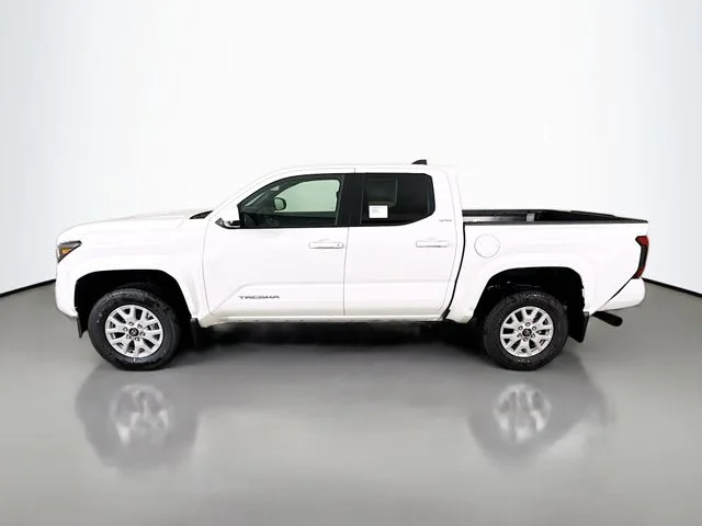 New 2026 White Toyota SR5 image 4
