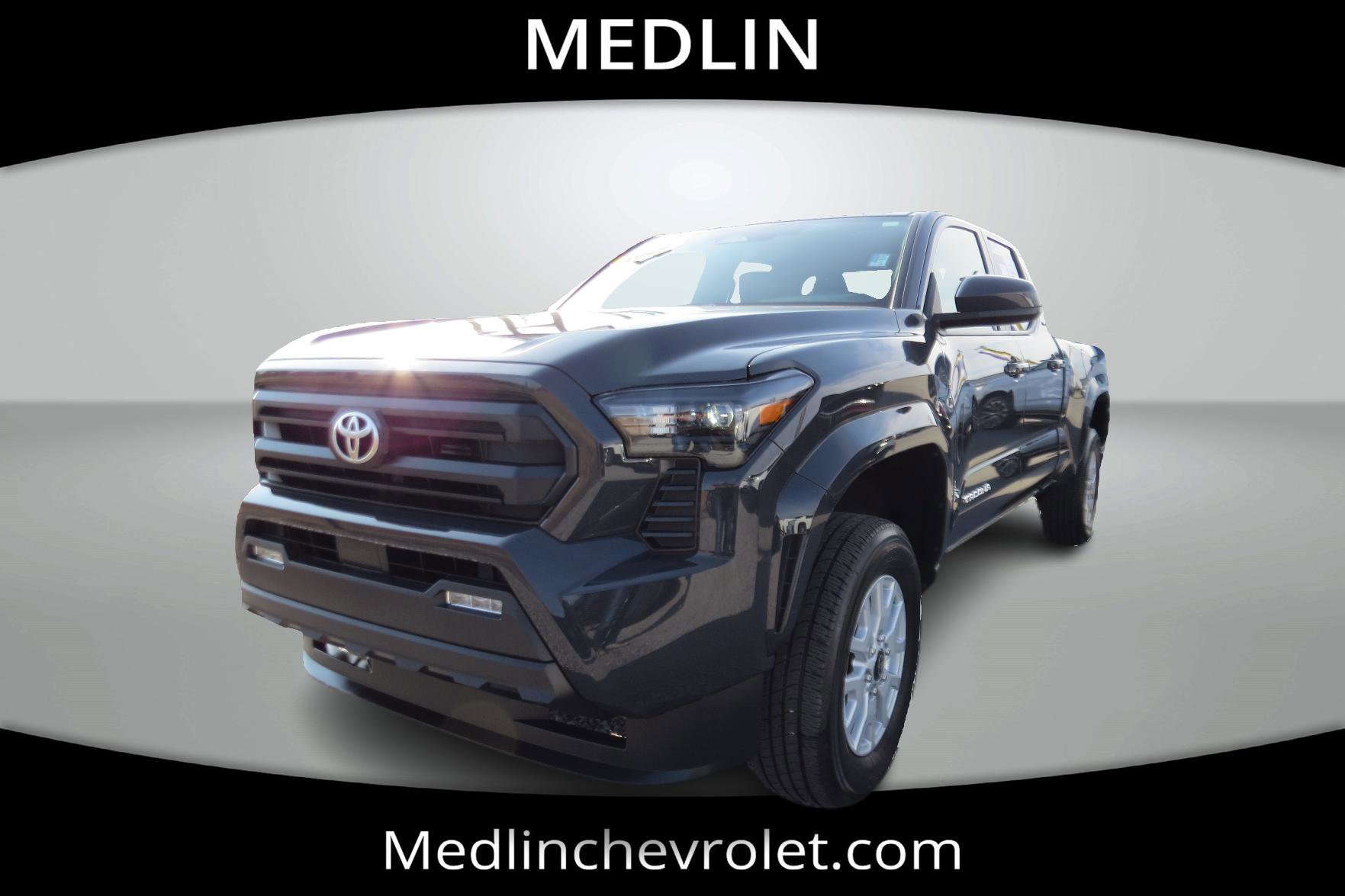 Used 2024  Toyota SR5 image 4