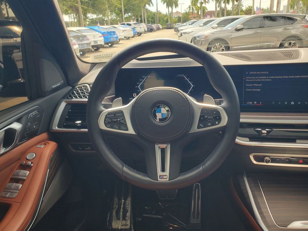 Used 2025 Green BMW M60i image 24