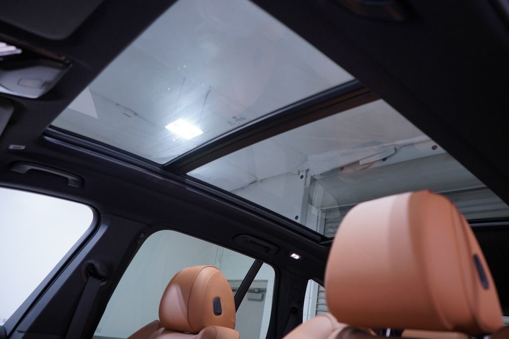 Used 2026 Alpine White BMW sDrive40i image 18