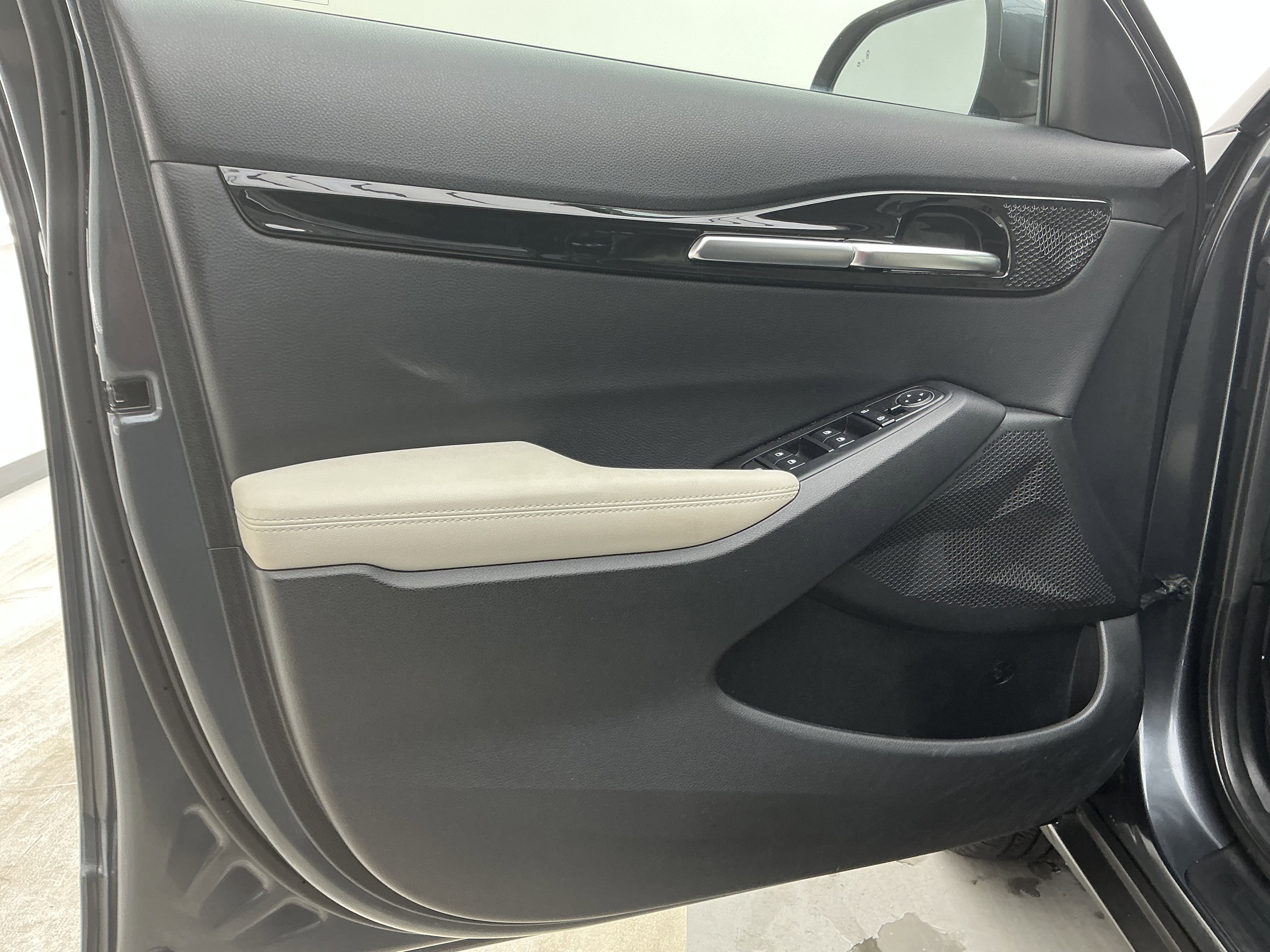 Used 2023 Gravity Gray Kia EX image 16