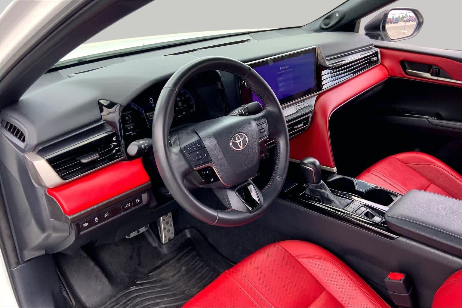 Used 2025 Wind Chill Pearl Toyota XSE image 17