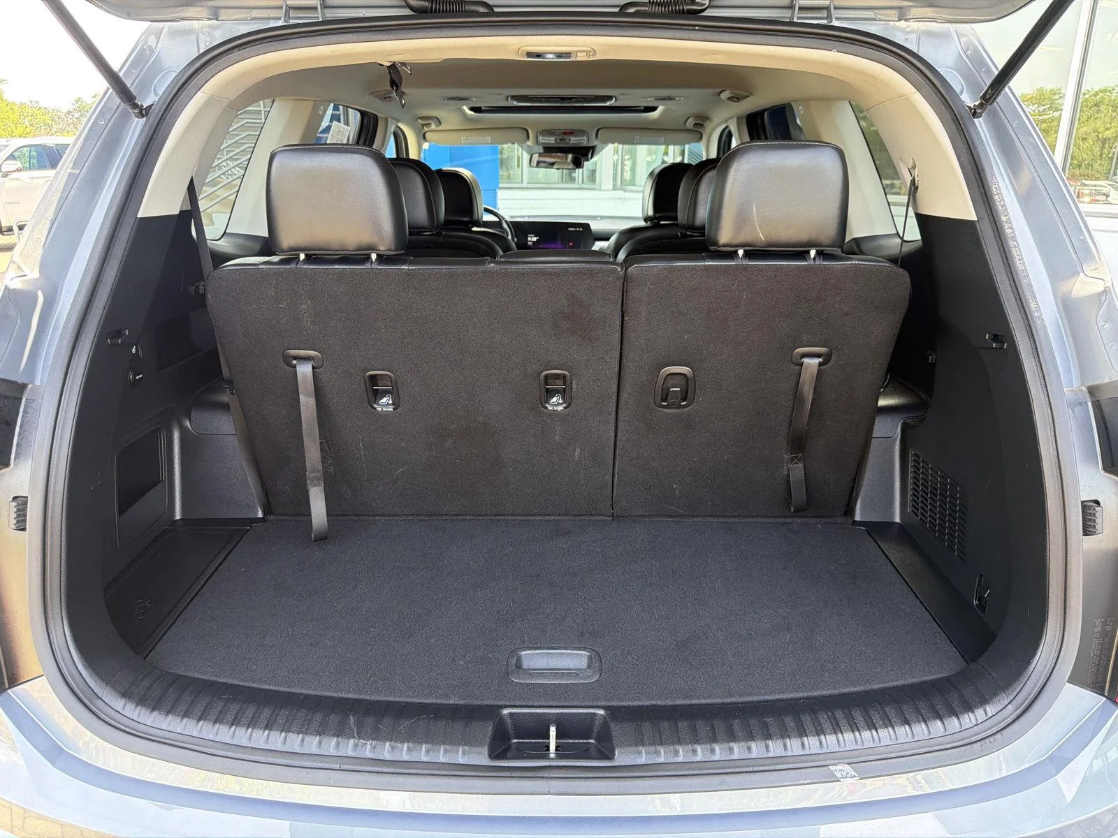 Used 2024 Everlasting Silver Kia S image 43