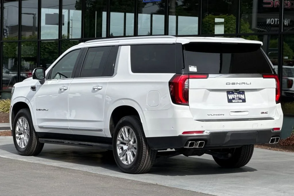 2025 GMC Yukon XL Denali - Photo 6