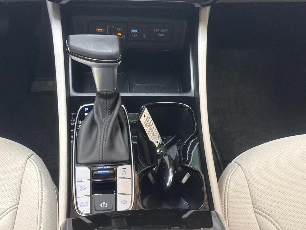 New 2026 Shimmering Silver Hyundai SEL Premium image 17