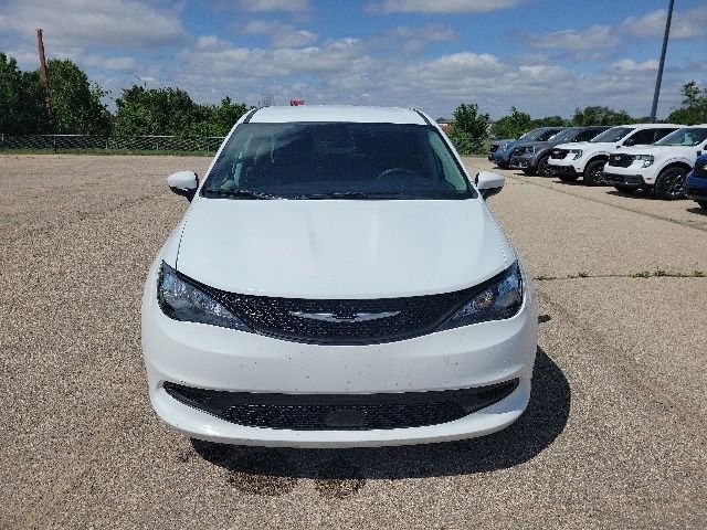 Used 2023 White Chrysler LX image 20