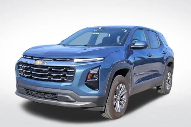 Used 2025 Lakeshore Blue Metallic Chevrolet LT image 6