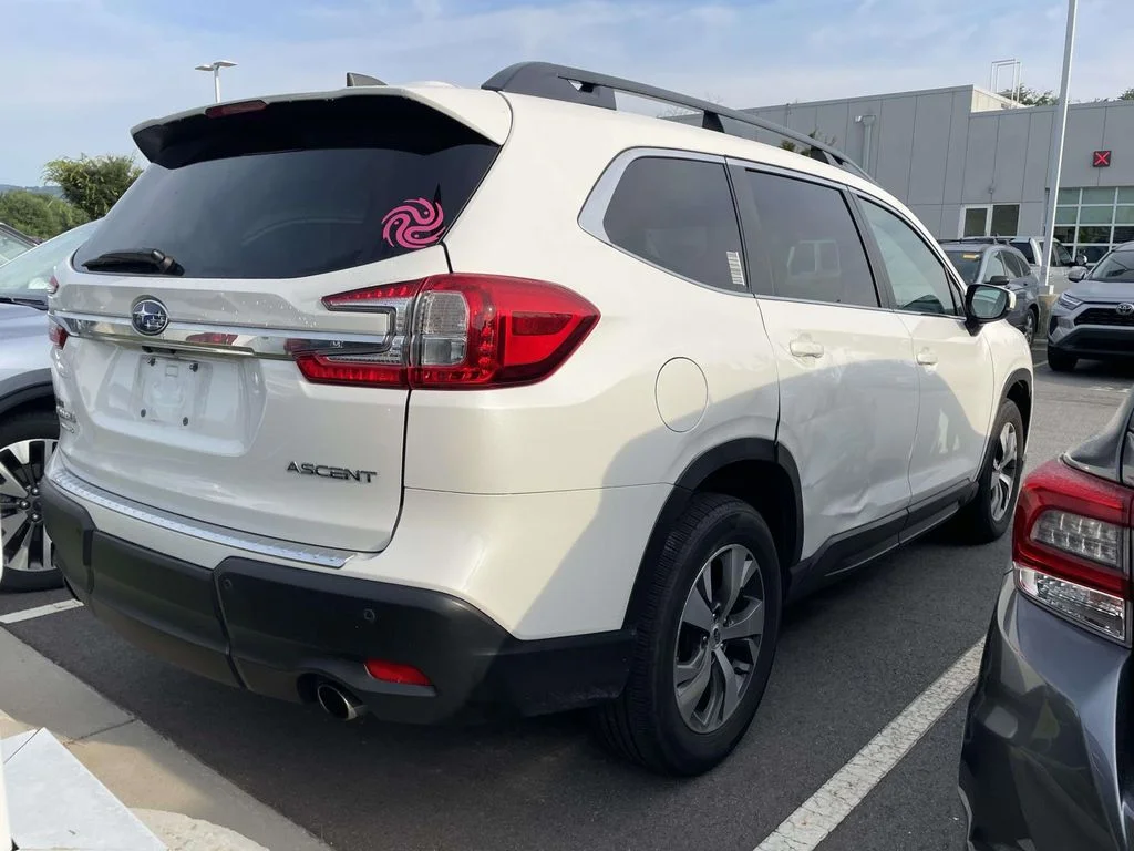 Used 2025 Crystal White Pearl Subaru Premium image 4