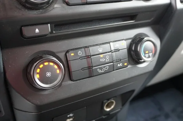 Used 2018  Ford XL image 27