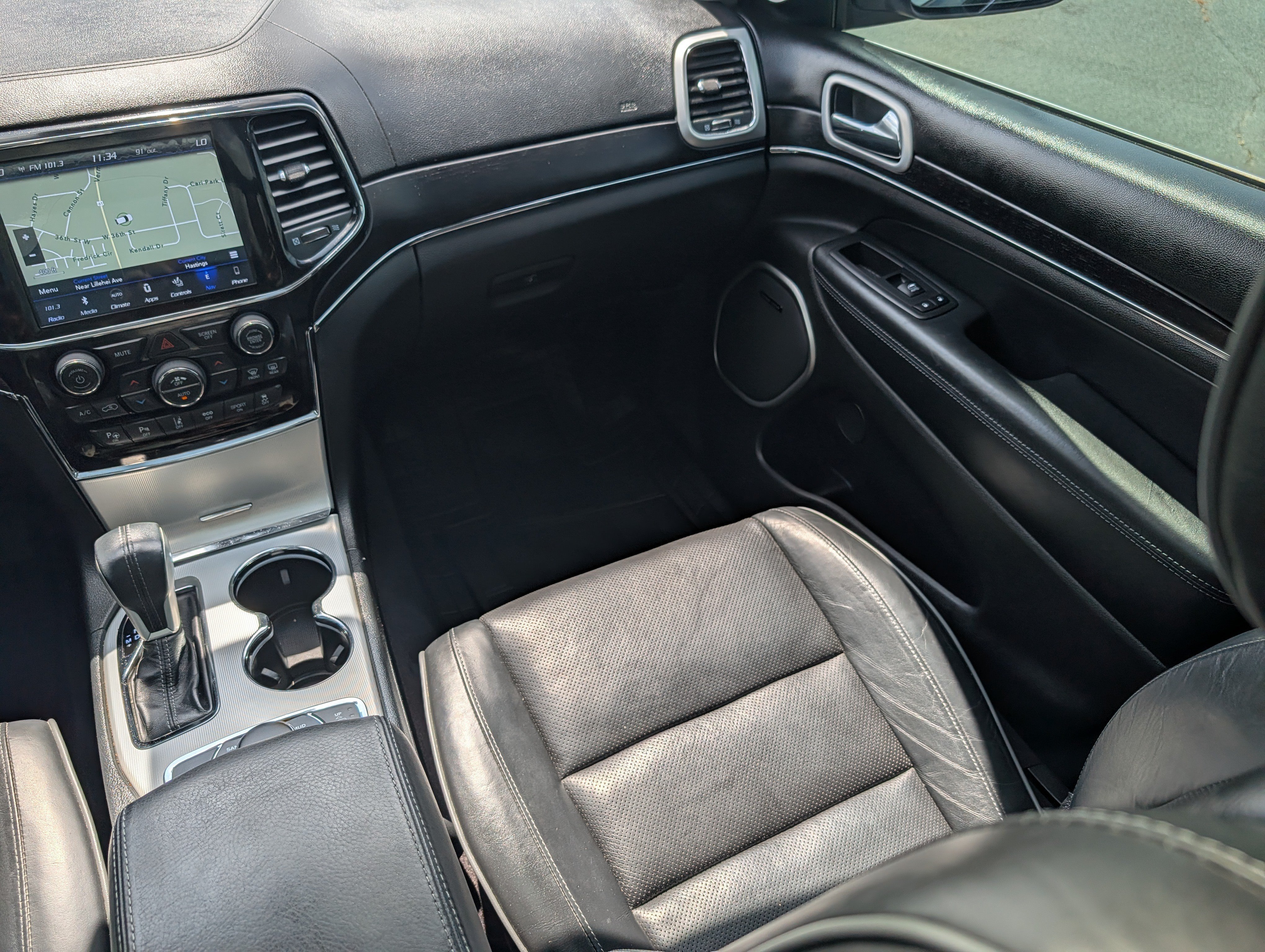 Used 2019 Diamond Black Crystal Pearlcoat Jeep Summit image 11