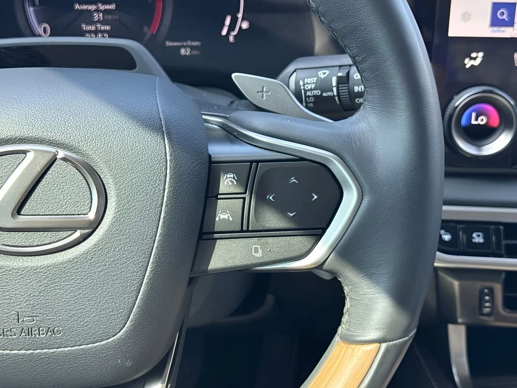 Used 2024 White Lexus 350 Luxury image 16
