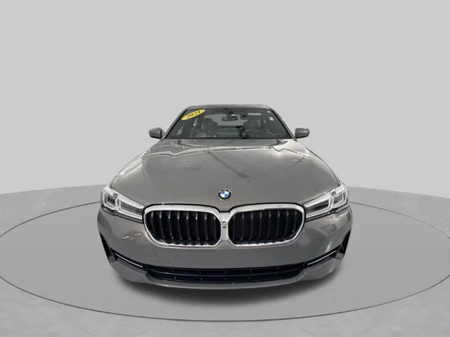 Used 2021 Gray BMW 530i xDrive image 3