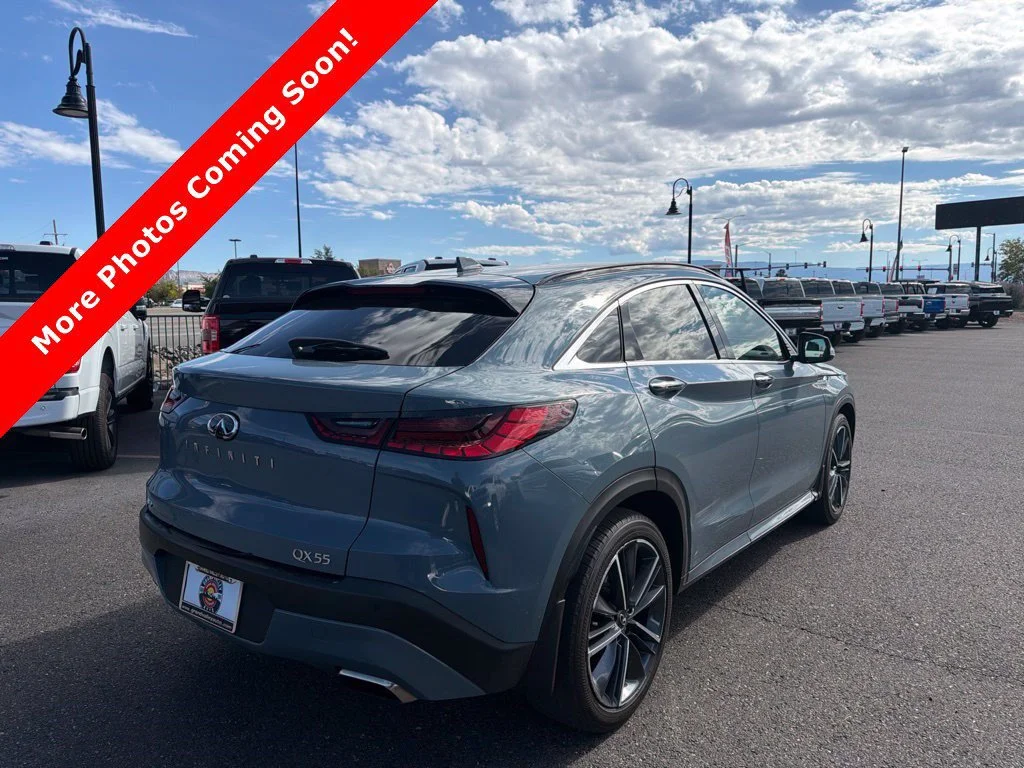 Used 2023 Gray INFINITI LUXE image 2