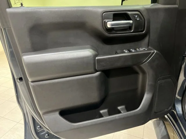 Used 2019 Gray Chevrolet Custom image 19