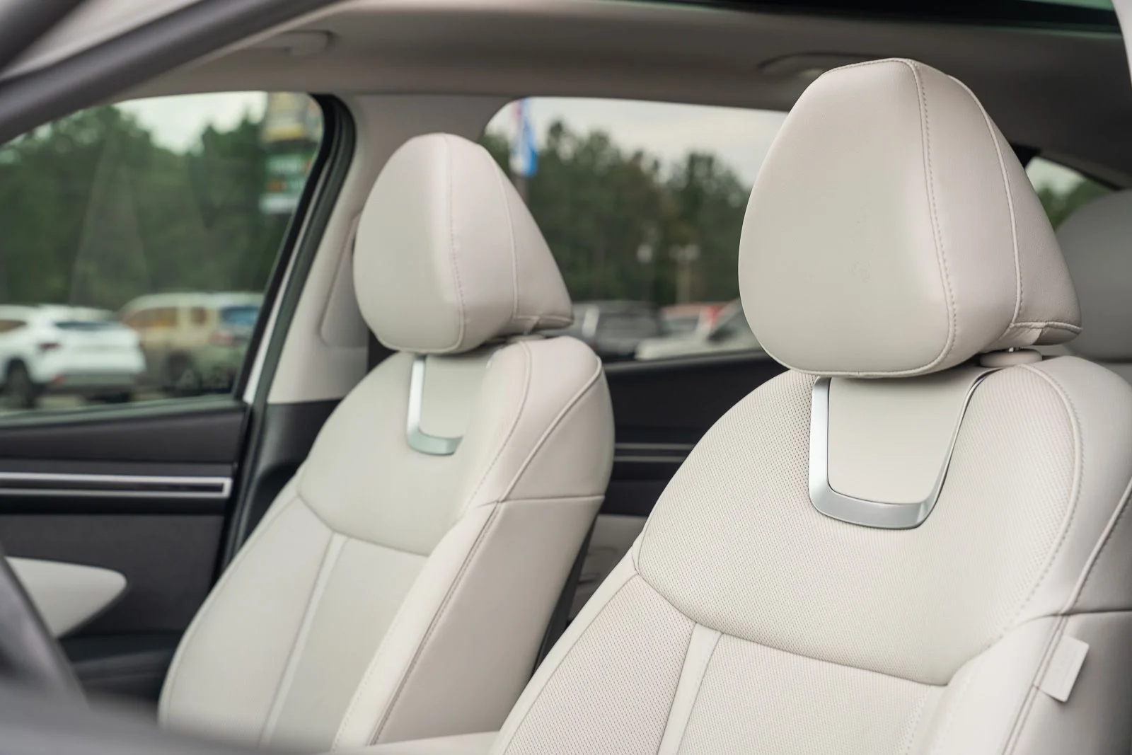 Used 2024 White Hyundai Limited image 21