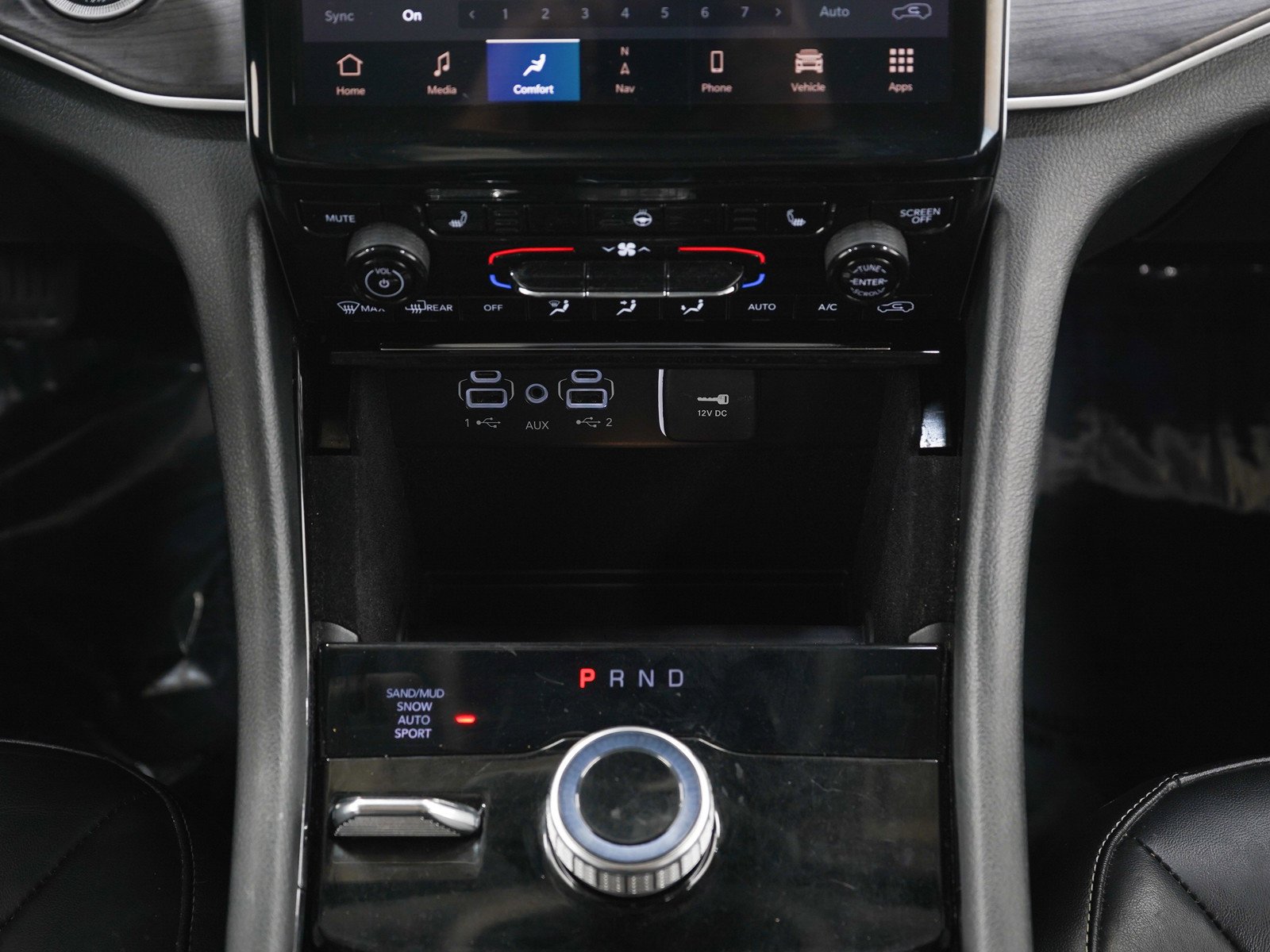 Used 2022  Jeep Limited image 19