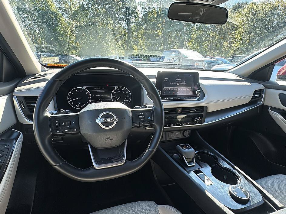 Used 2025 Scarlet Ember Tintcoat Nissan SV image 29
