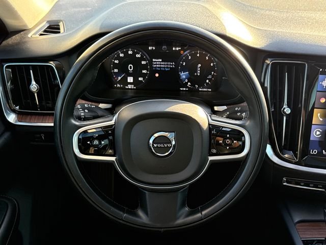 Used 2021  Volvo T5 Momentum image 13