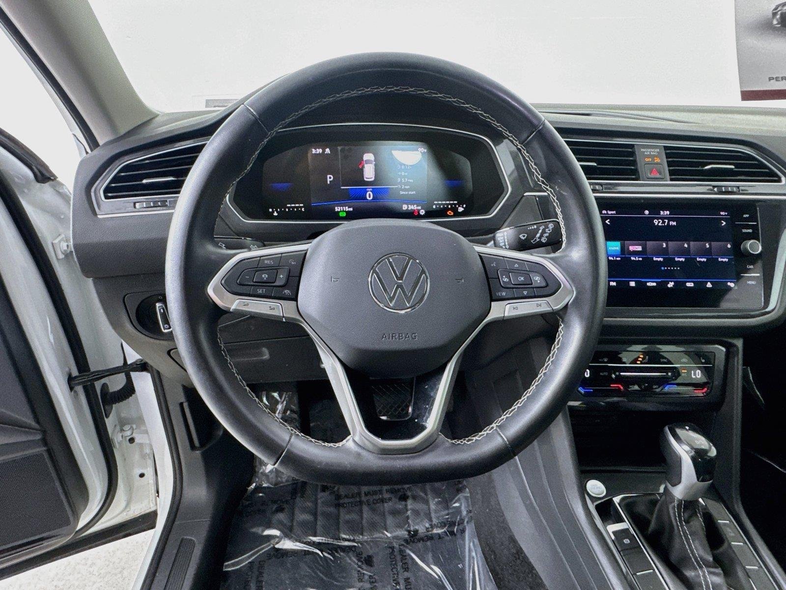 Used 2024 Pyrite Silver Metallic Volkswagen SE image 10