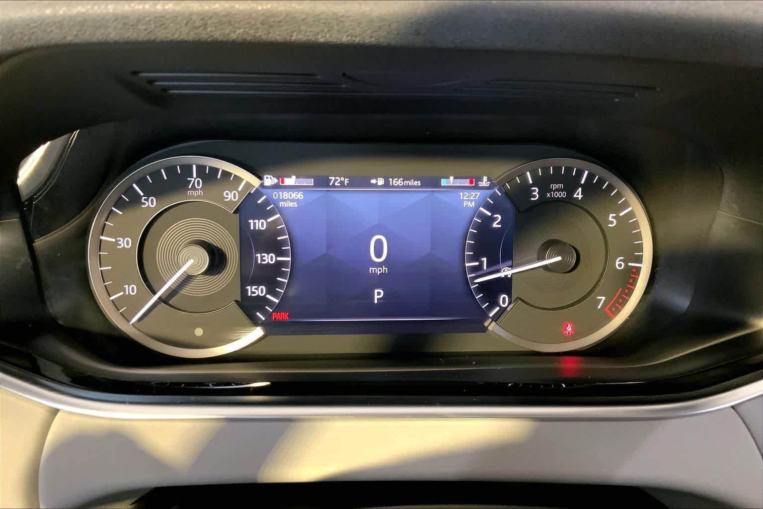 Used 2023 Carpathian Grey Premium Metallic Land Rover SE image 26