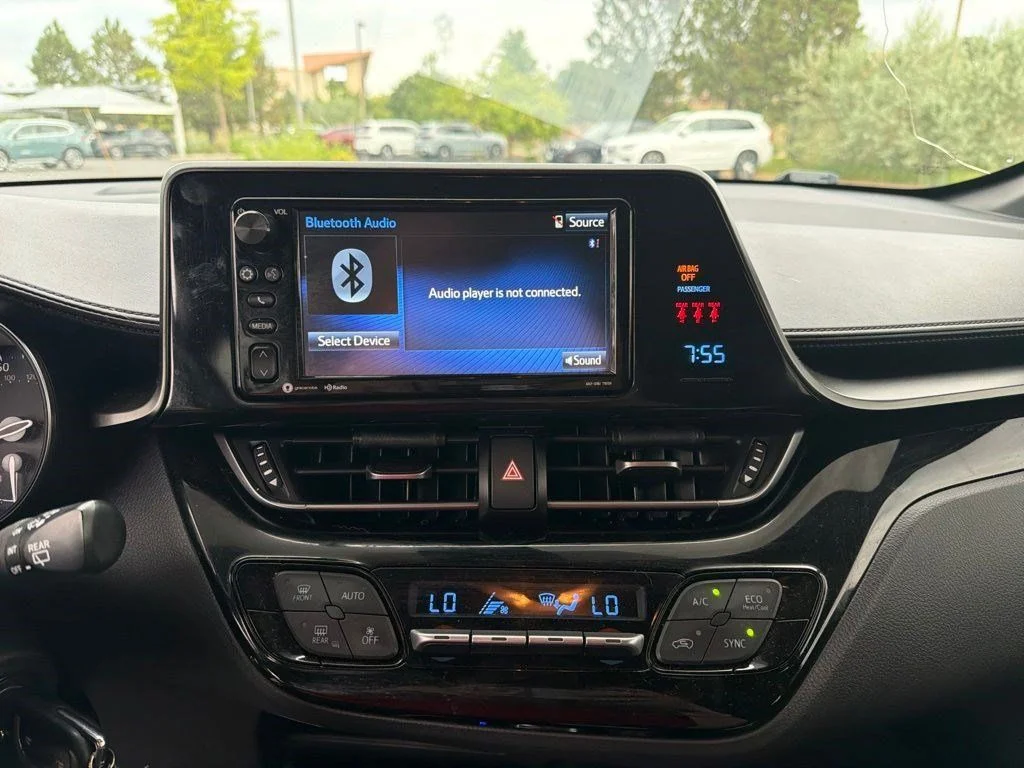 Used 2018 Red Toyota XLE image 14