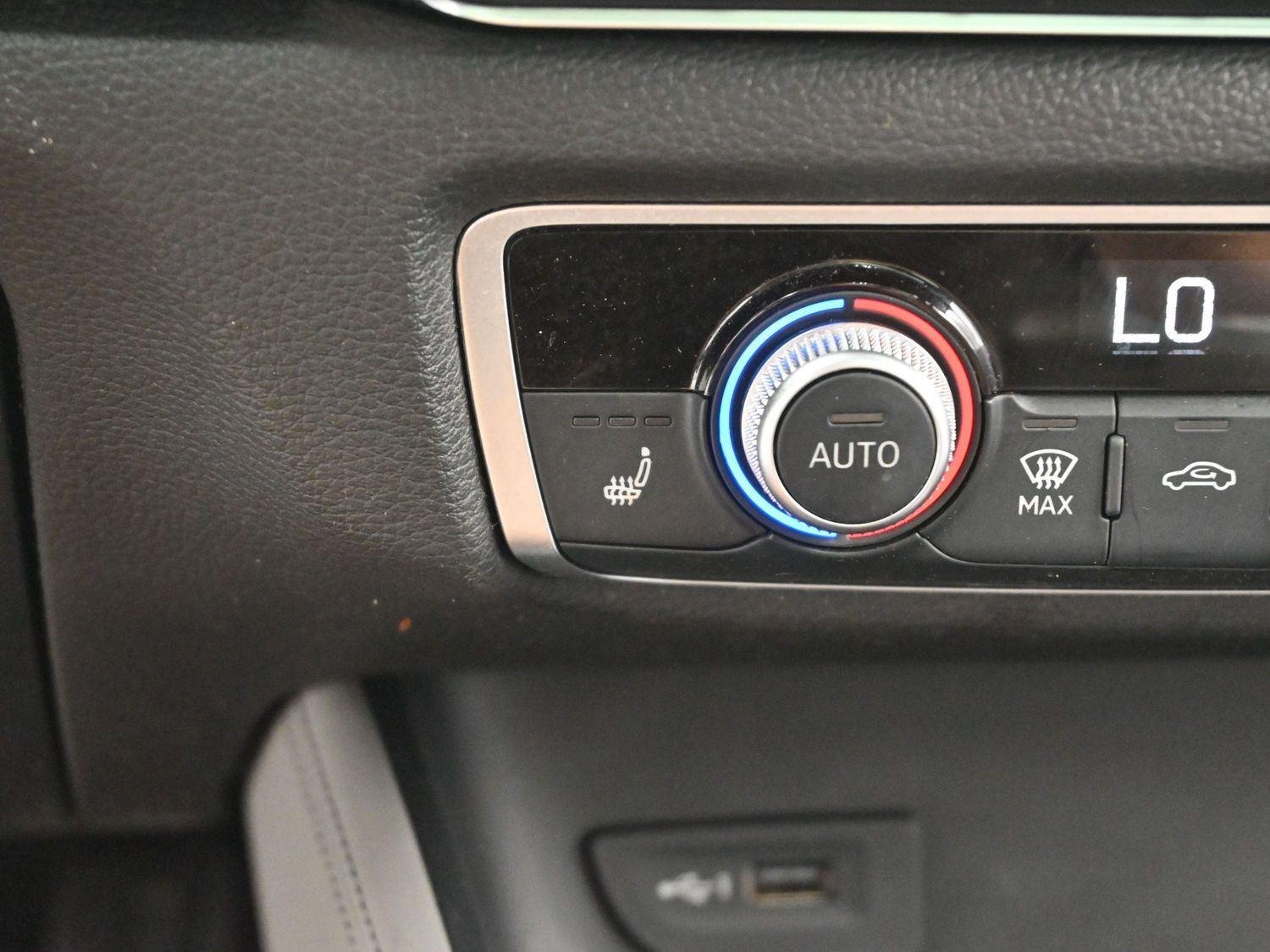 Used 2019 Navarra Blue Metallic Audi Premium Plus image 29