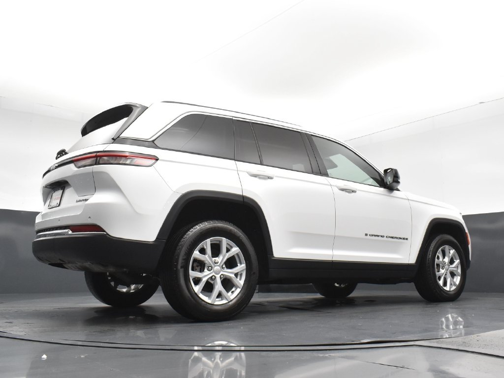 Used 2023 White Jeep Limited image 23