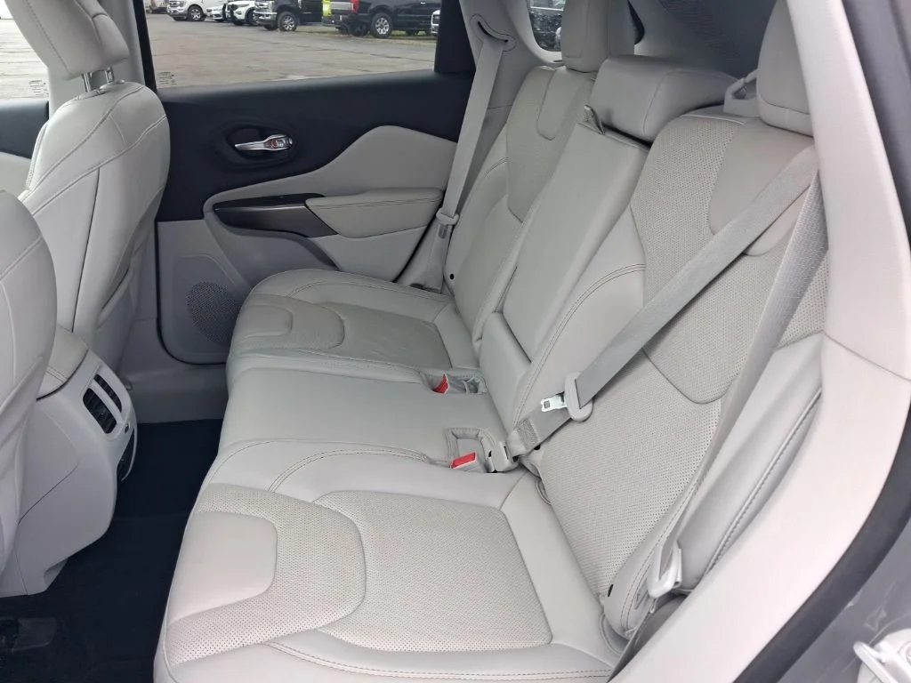 Used 2019 Gray Jeep Limited image 24