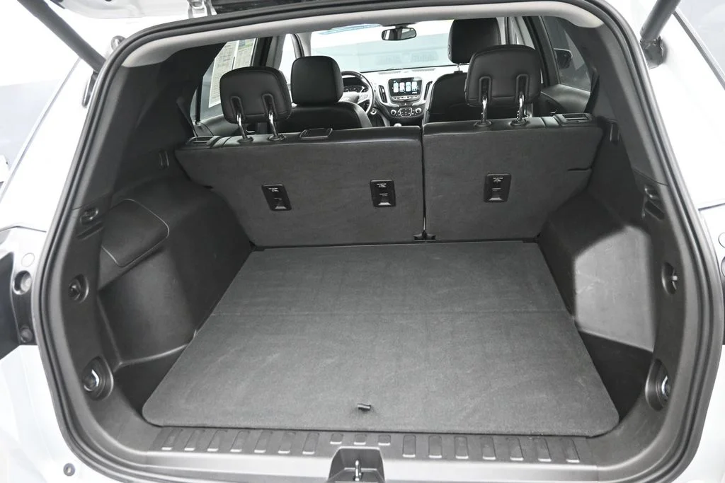 Certified Used 2018 Silver Chevrolet Premier image 11
