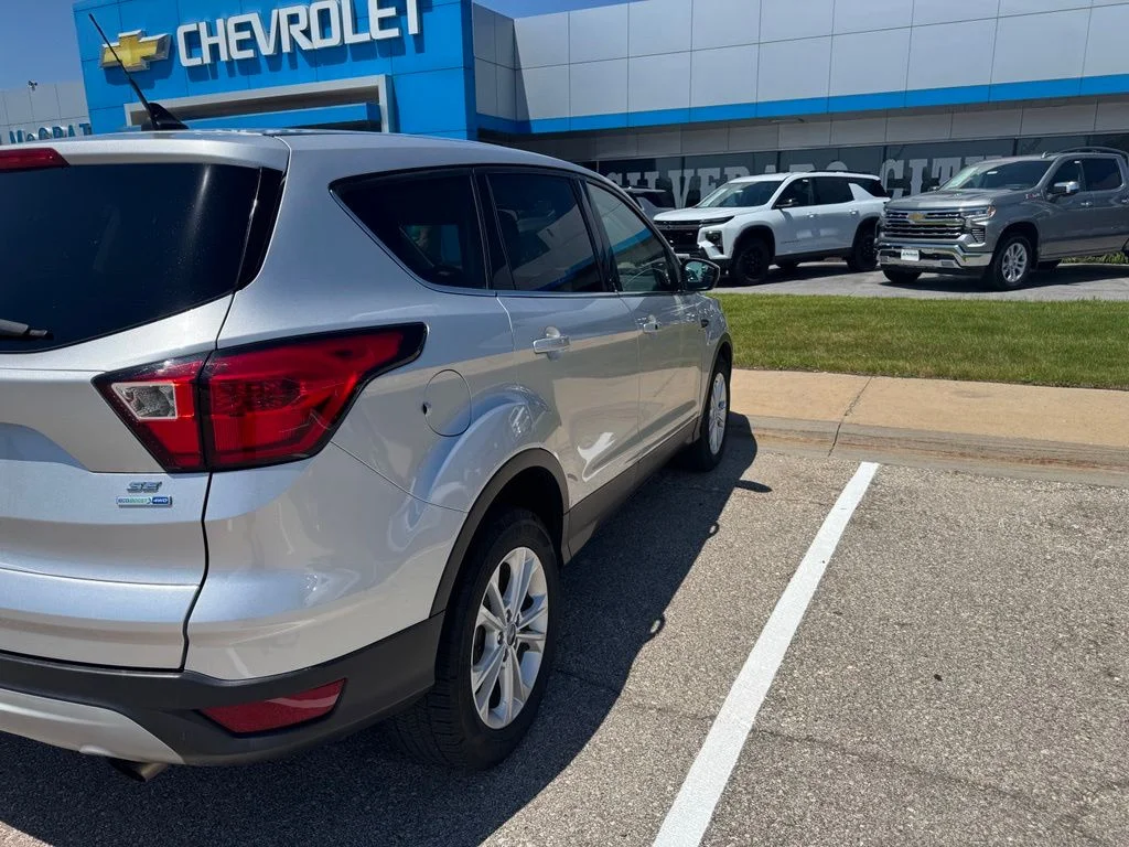 Used 2019 Silver Ford SE image 5