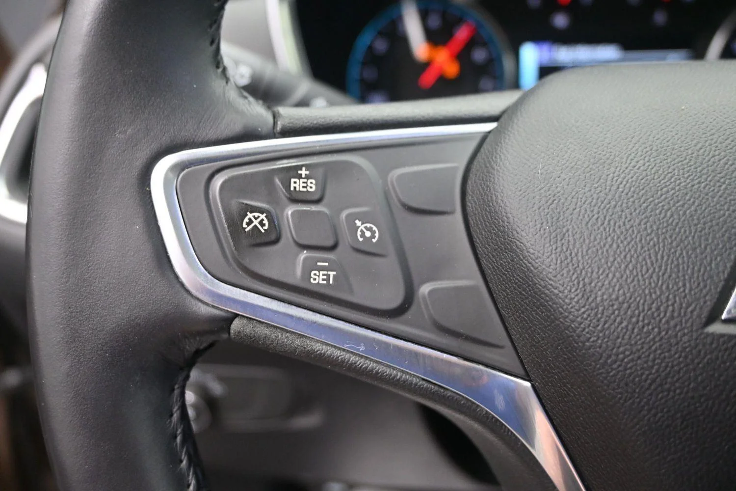 Used 2018 Sandy Ridge Metallic Chevrolet LT image 23