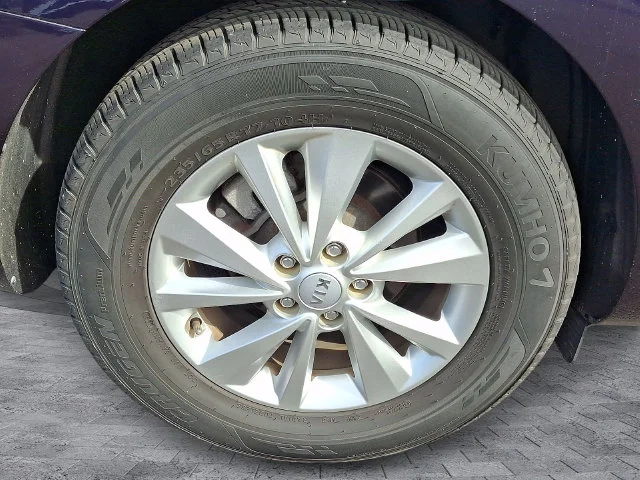 Used 2018 Blue Kia LX image 8
