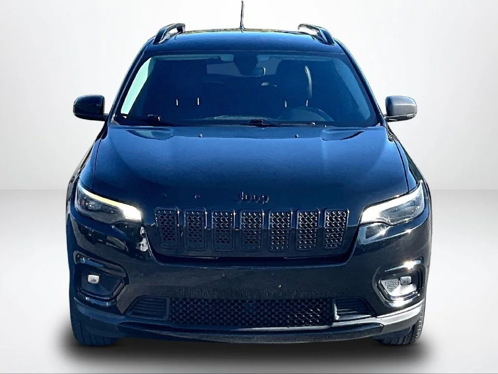 Used 2020 Black Jeep Latitude Plus image 4