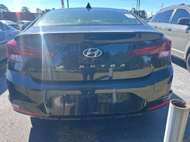 Used 2020 Black Hyundai Value Edition image 5