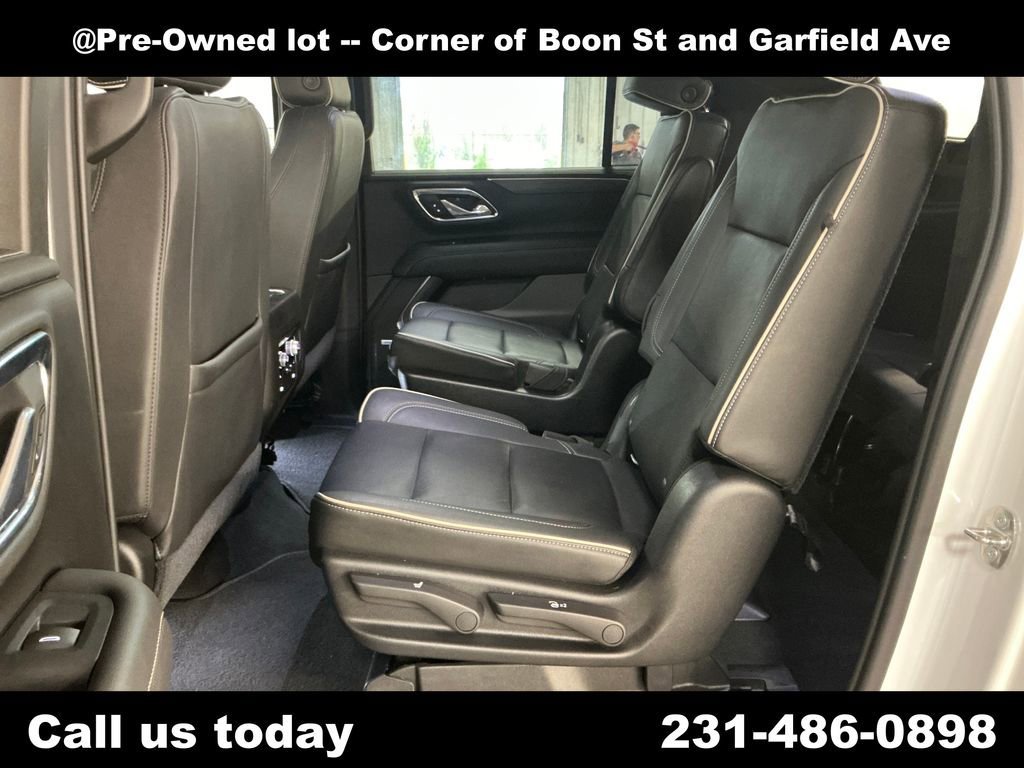 Used 2021 WHITE FROST TRICOAT GMC SLT image 27
