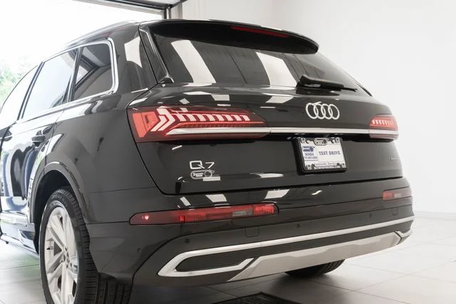Used 2023  Audi 55 Premium Plus image 12