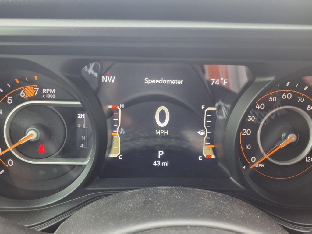 Used 2025 Black Clearcoat Jeep Sport S image 27