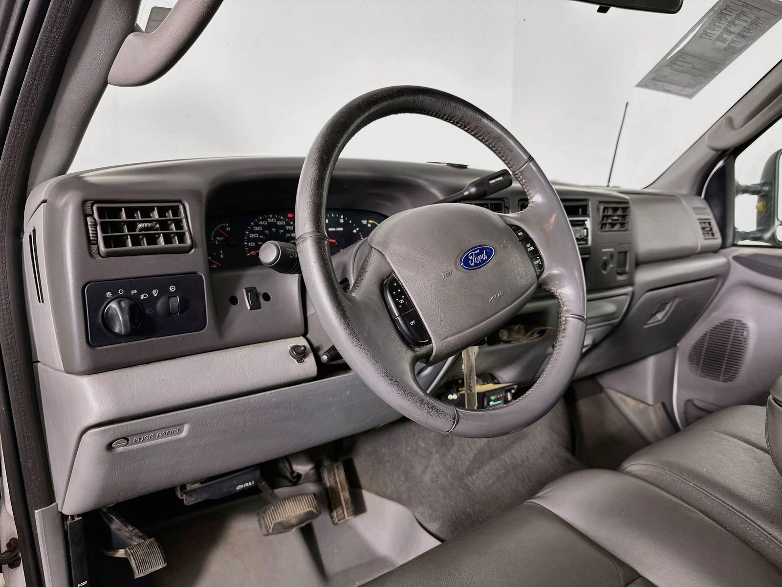 Used 2004 Oxford White Clearcoat Ford Lariat image 10