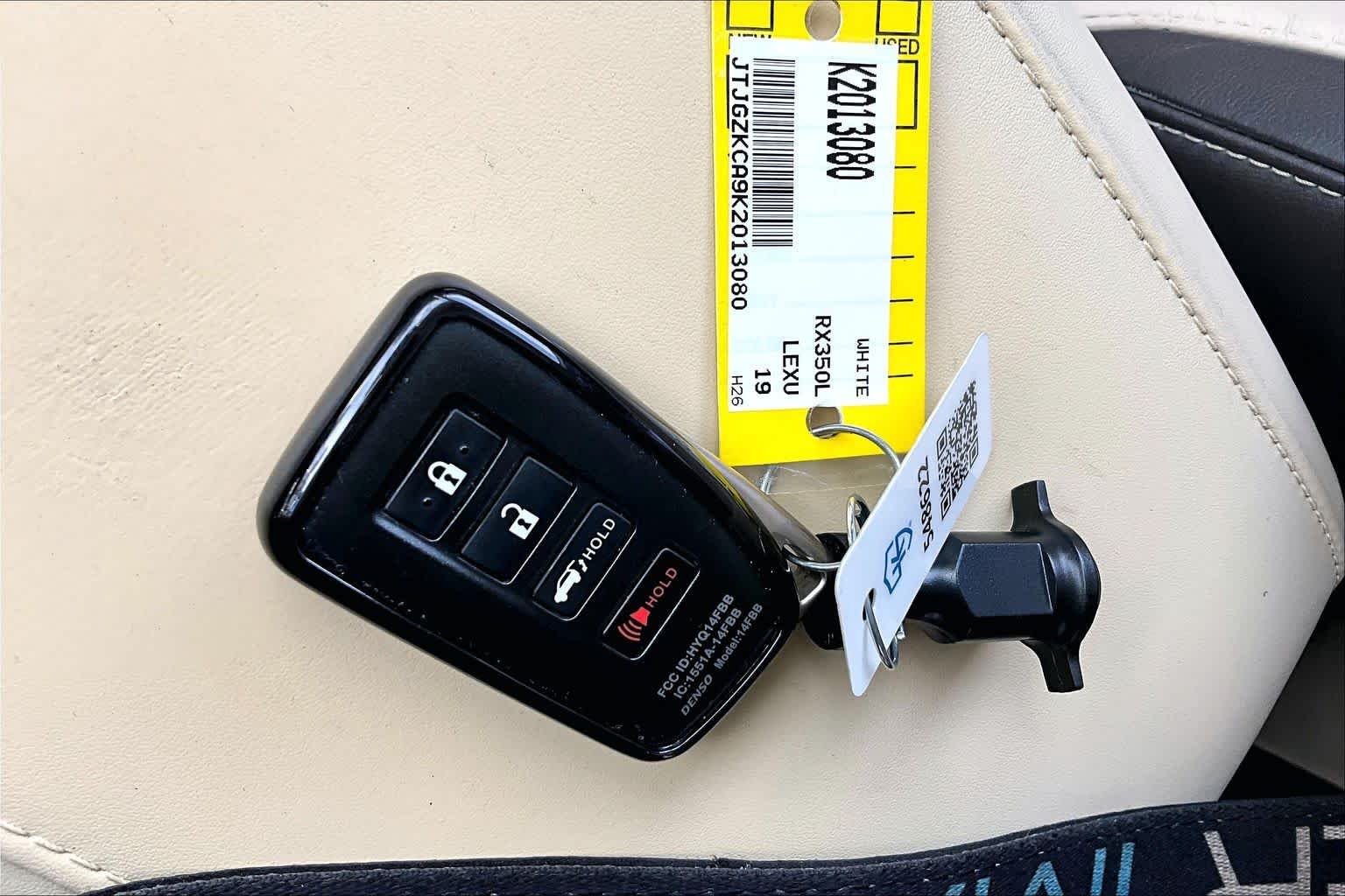 Used 2019 Eminent White Pearl Lexus Premium image 15