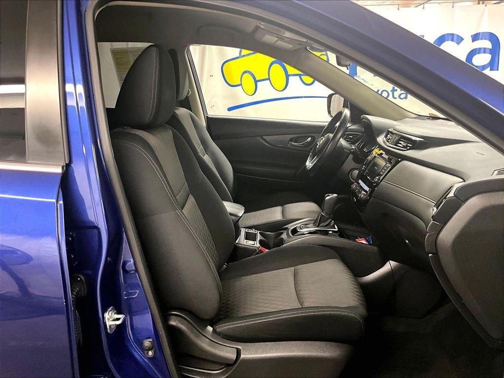 Used 2020 Blue Nissan SV image 10