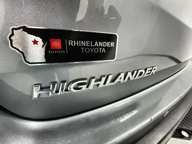 Used 2016 Silver Toyota Limited image 34