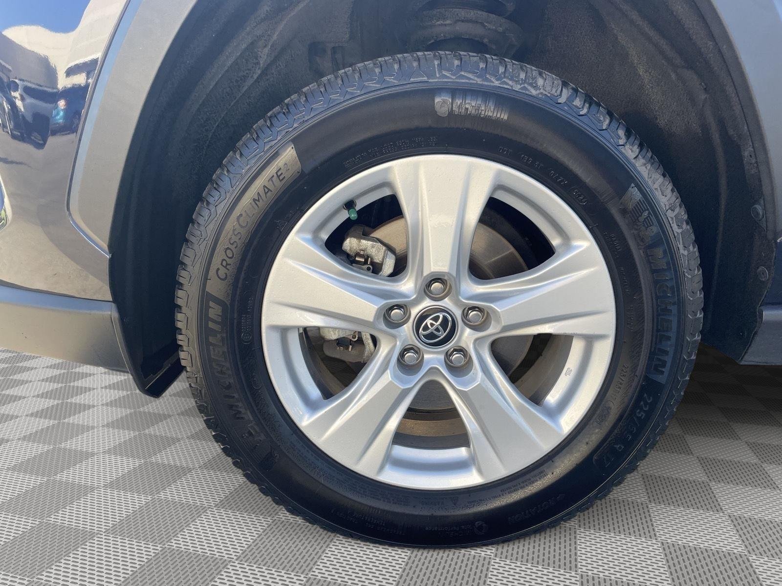 Used 2020 Blueprint Toyota Hybrid XLE image 19