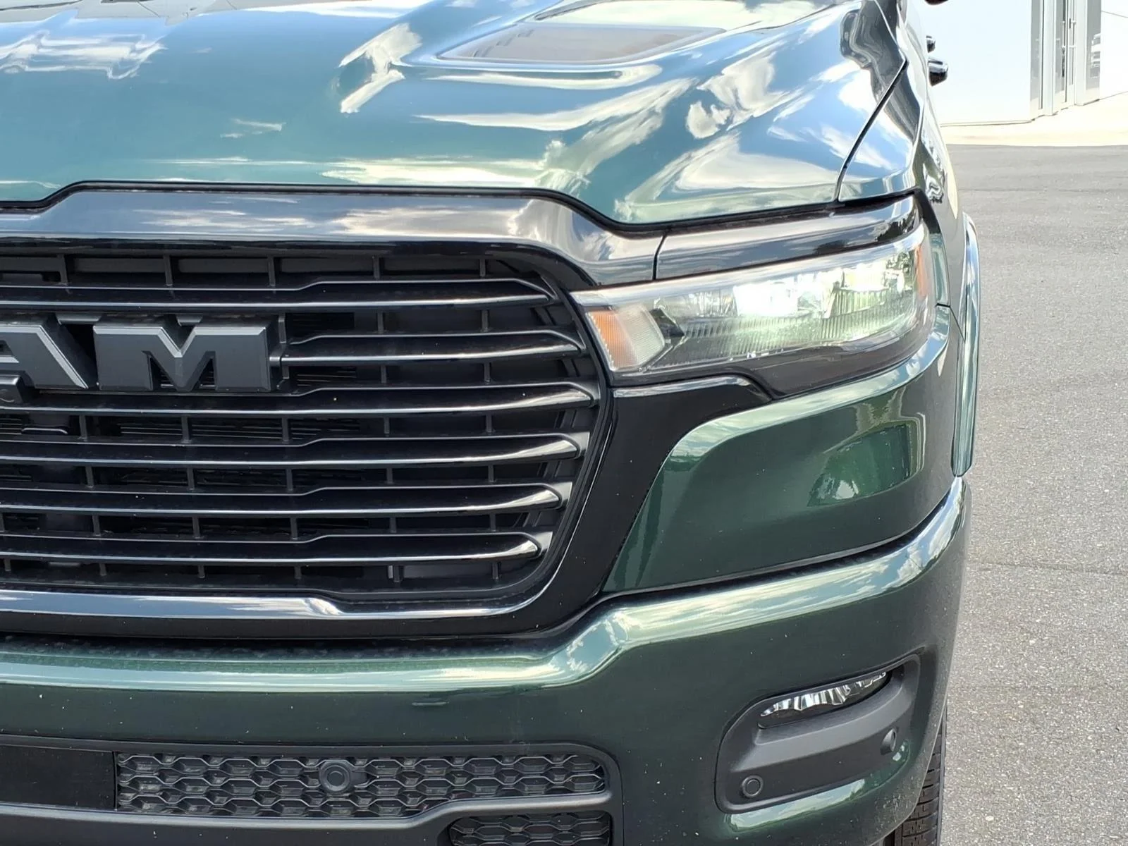 New 2026 Serrano-Green Metallic Exterior Paint RAM Laramie image 15